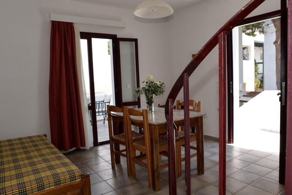 Agia Marina Eva Suites & Apartments المظهر الخارجي الصورة