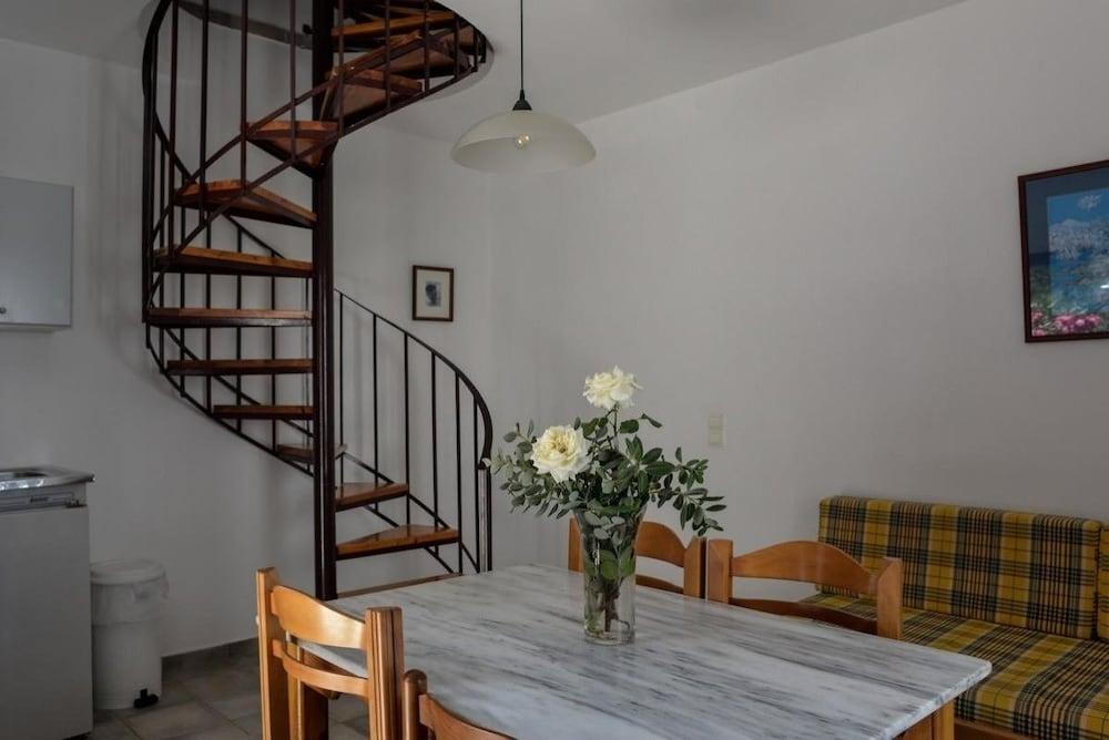 Agia Marina Eva Suites & Apartments المظهر الخارجي الصورة