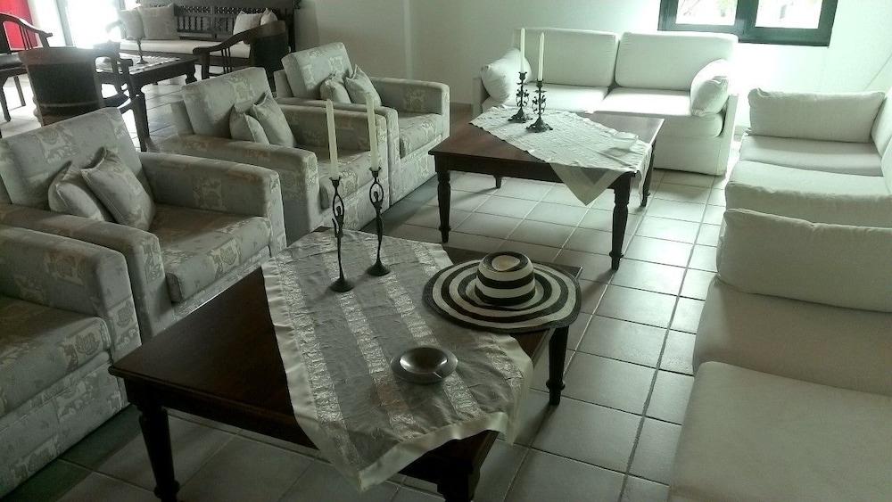 Agia Marina Eva Suites & Apartments المظهر الخارجي الصورة