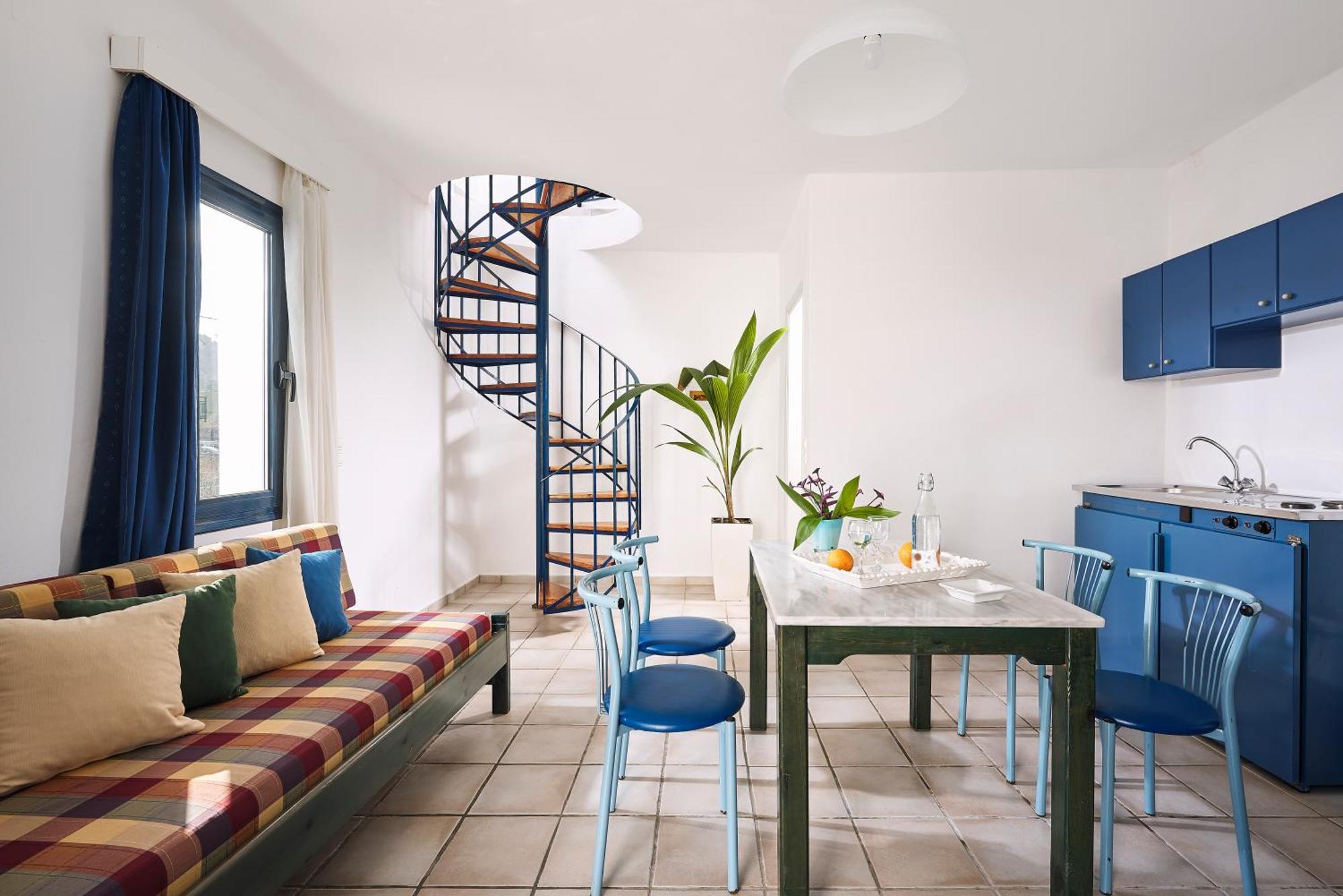 Agia Marina Eva Suites & Apartments الغرفة الصورة