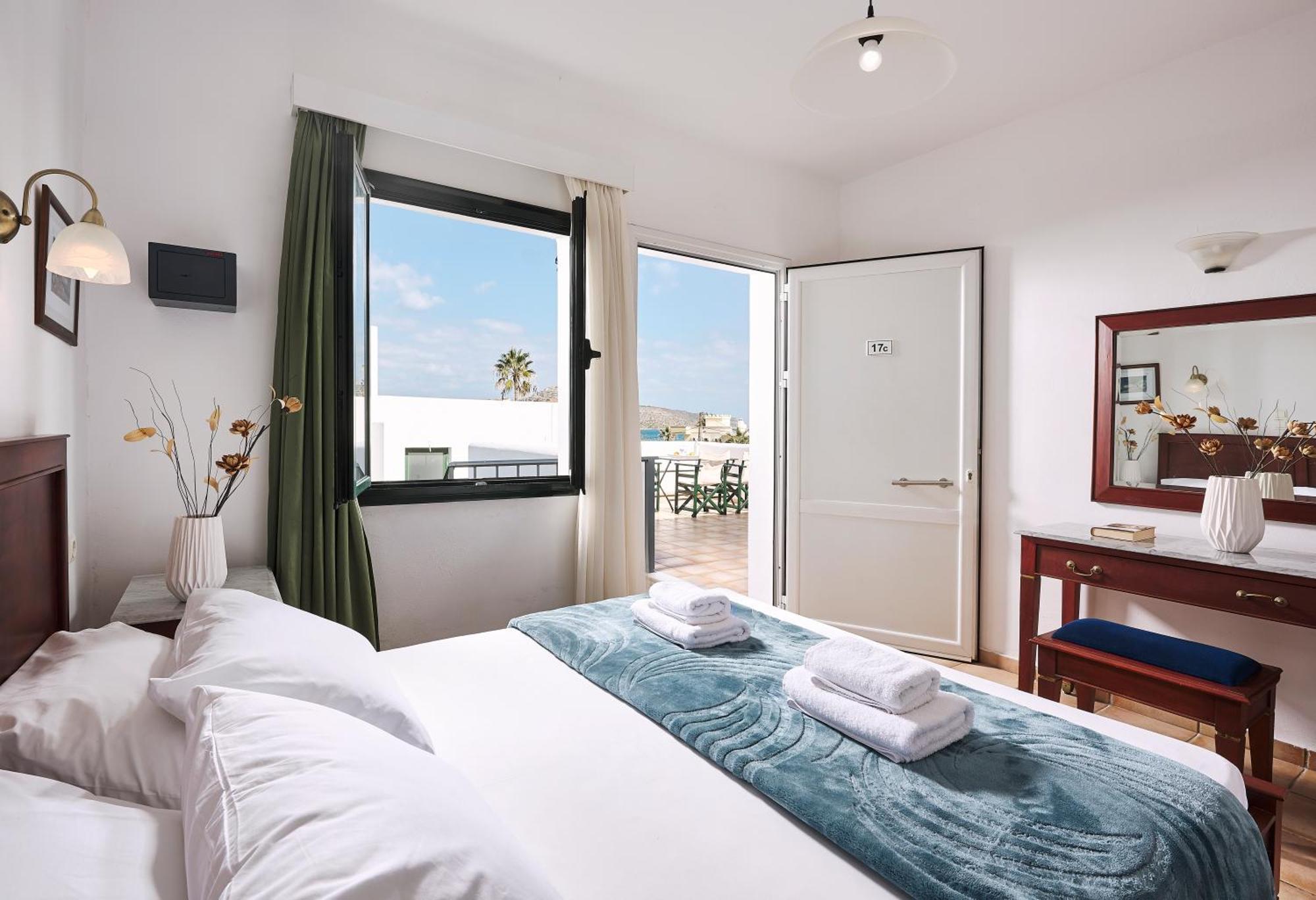 Agia Marina Eva Suites & Apartments المظهر الخارجي الصورة