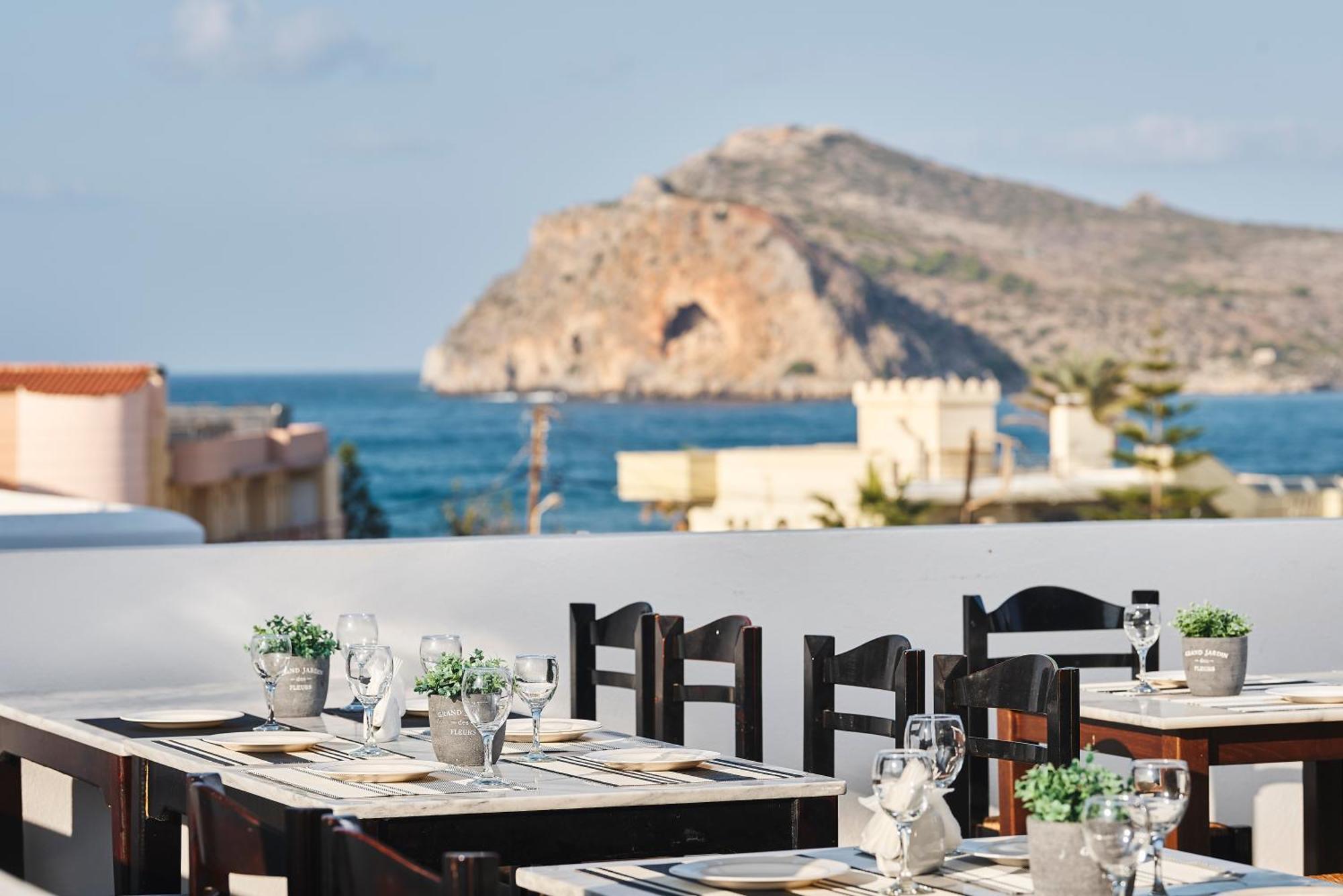 Agia Marina Eva Suites & Apartments المظهر الخارجي الصورة