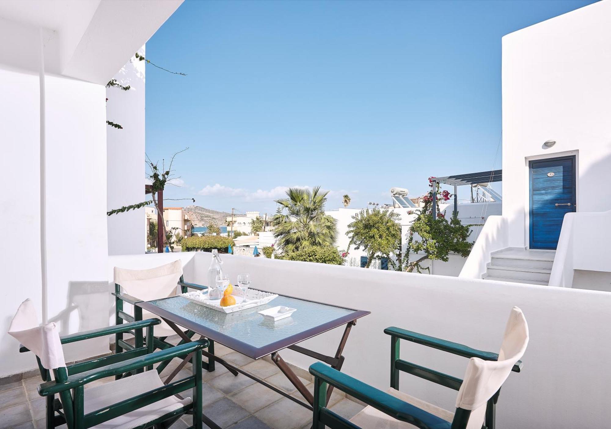 Agia Marina Eva Suites & Apartments الغرفة الصورة