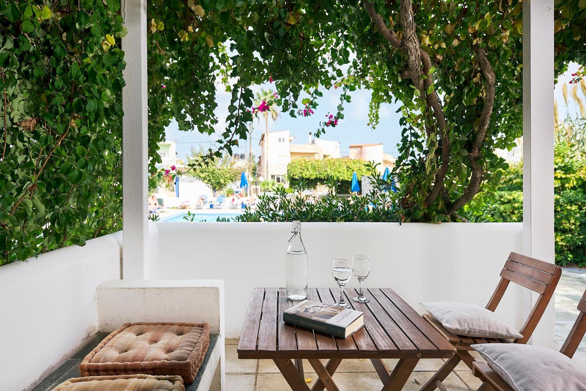Agia Marina Eva Suites & Apartments الغرفة الصورة