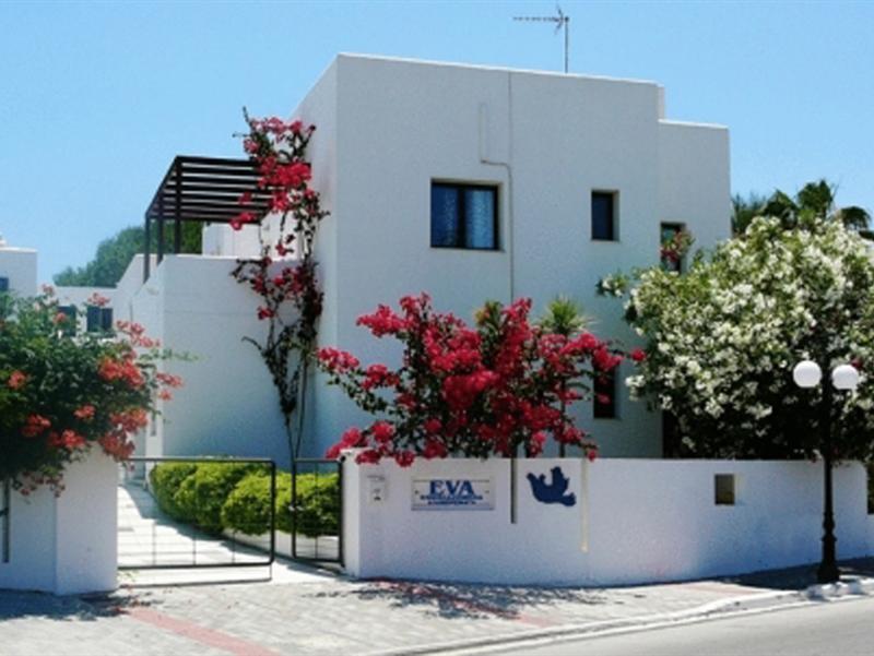 Agia Marina Eva Suites & Apartments المظهر الخارجي الصورة