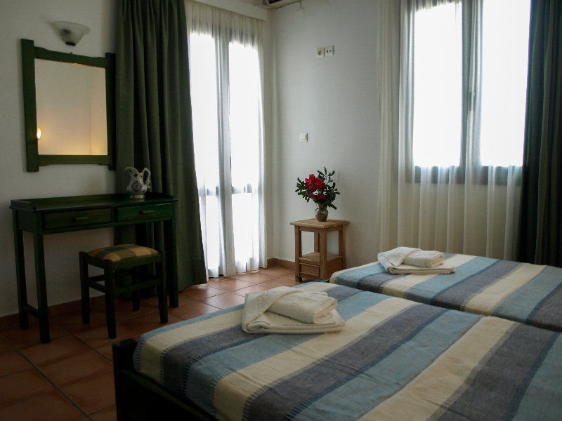 Agia Marina Eva Suites & Apartments المظهر الخارجي الصورة
